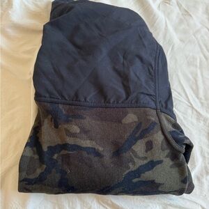 Old Navy Active Black and Camouflage Pants